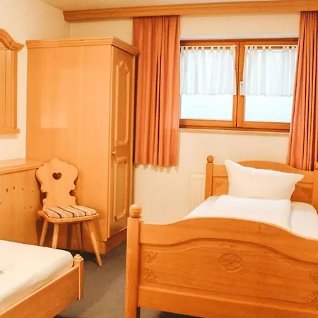 Kaiserhof アパートホテル