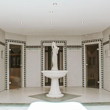 Kaiserhof Aparthotel 3*